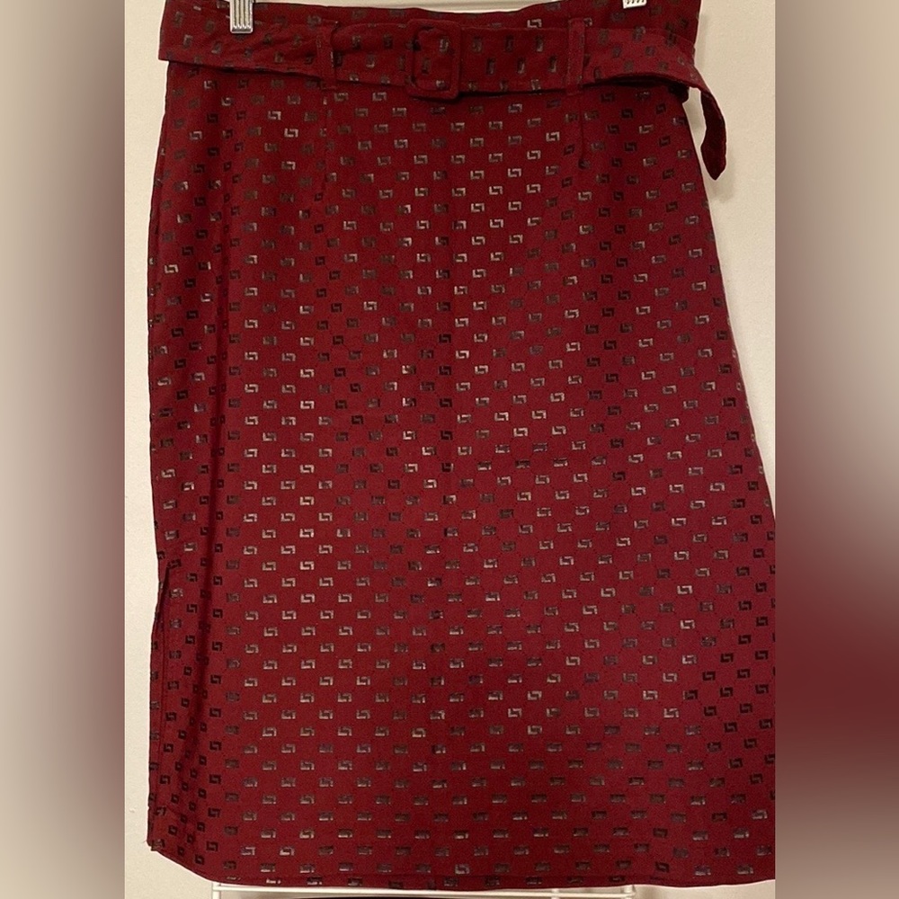 women’s knee length skirt